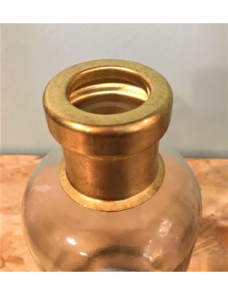 vase au bouchon doré