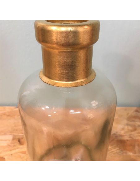 vase au bouchon doré